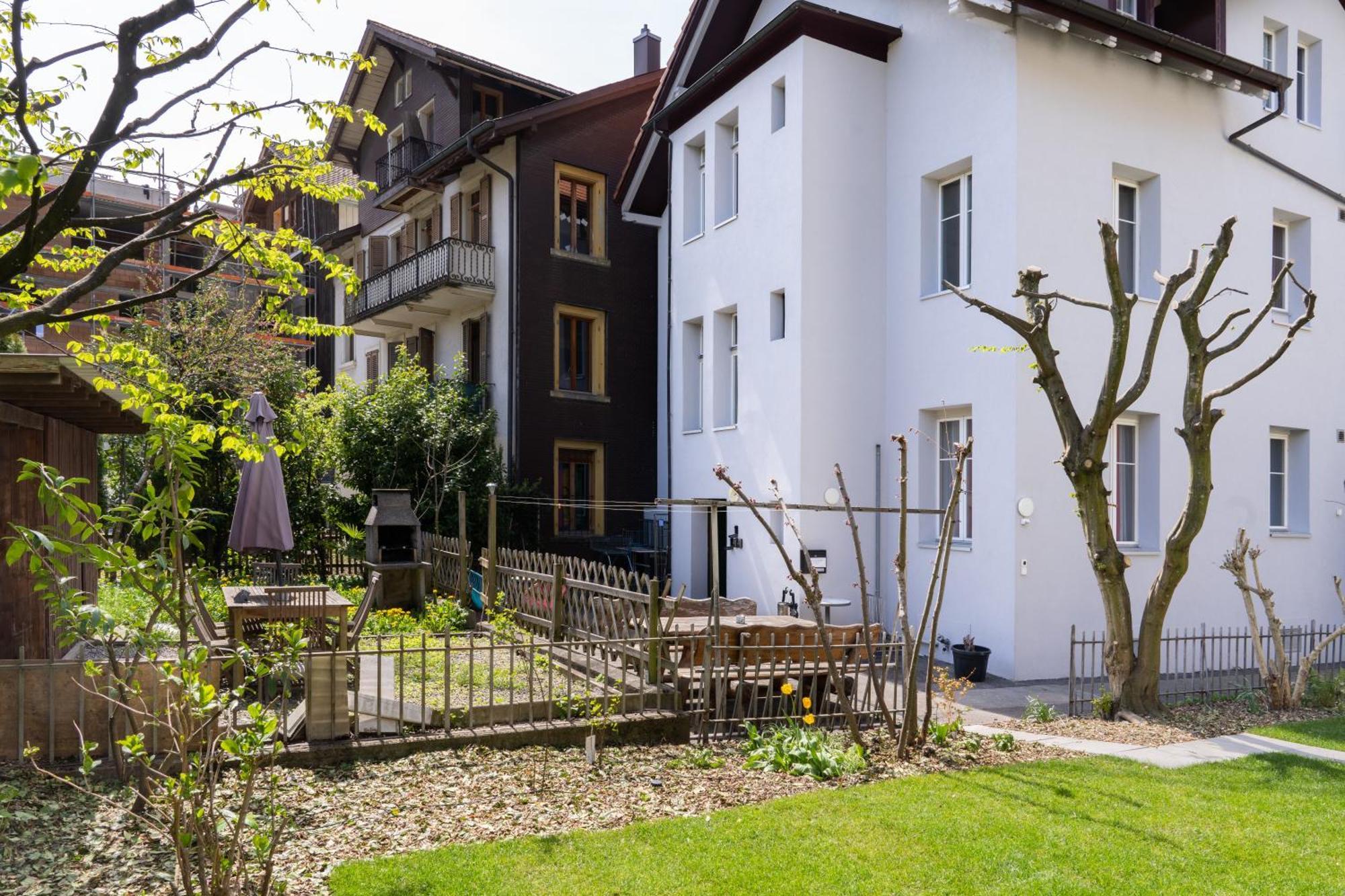 Between Lakes Apartments - 58 Интерлакен Экстерьер фото