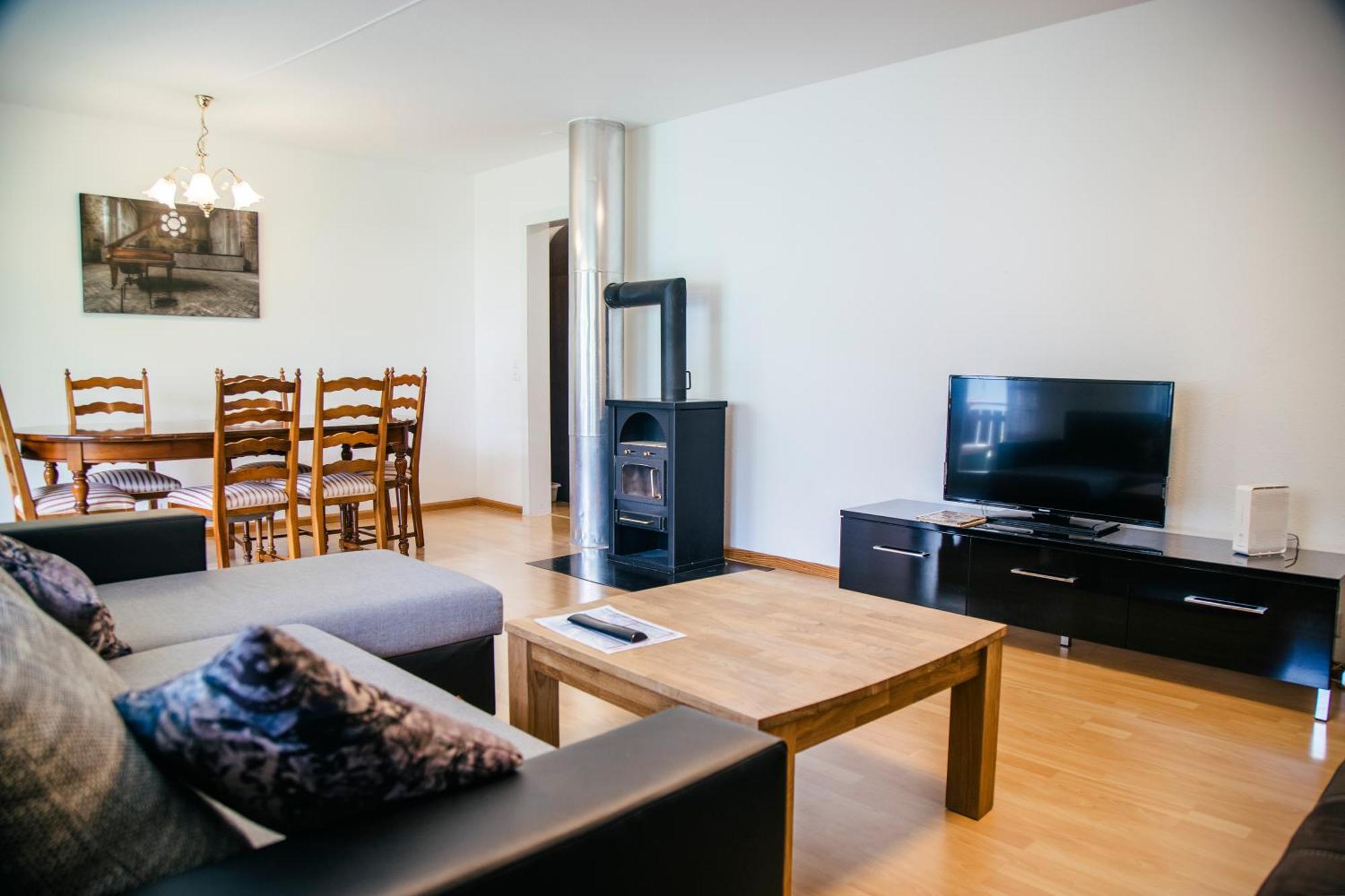 Between Lakes Apartments - 58 Интерлакен Экстерьер фото